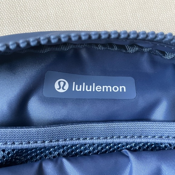 Lululemon City Essentials Pouch Mini - Oasis Blue - Picture 7 of 10